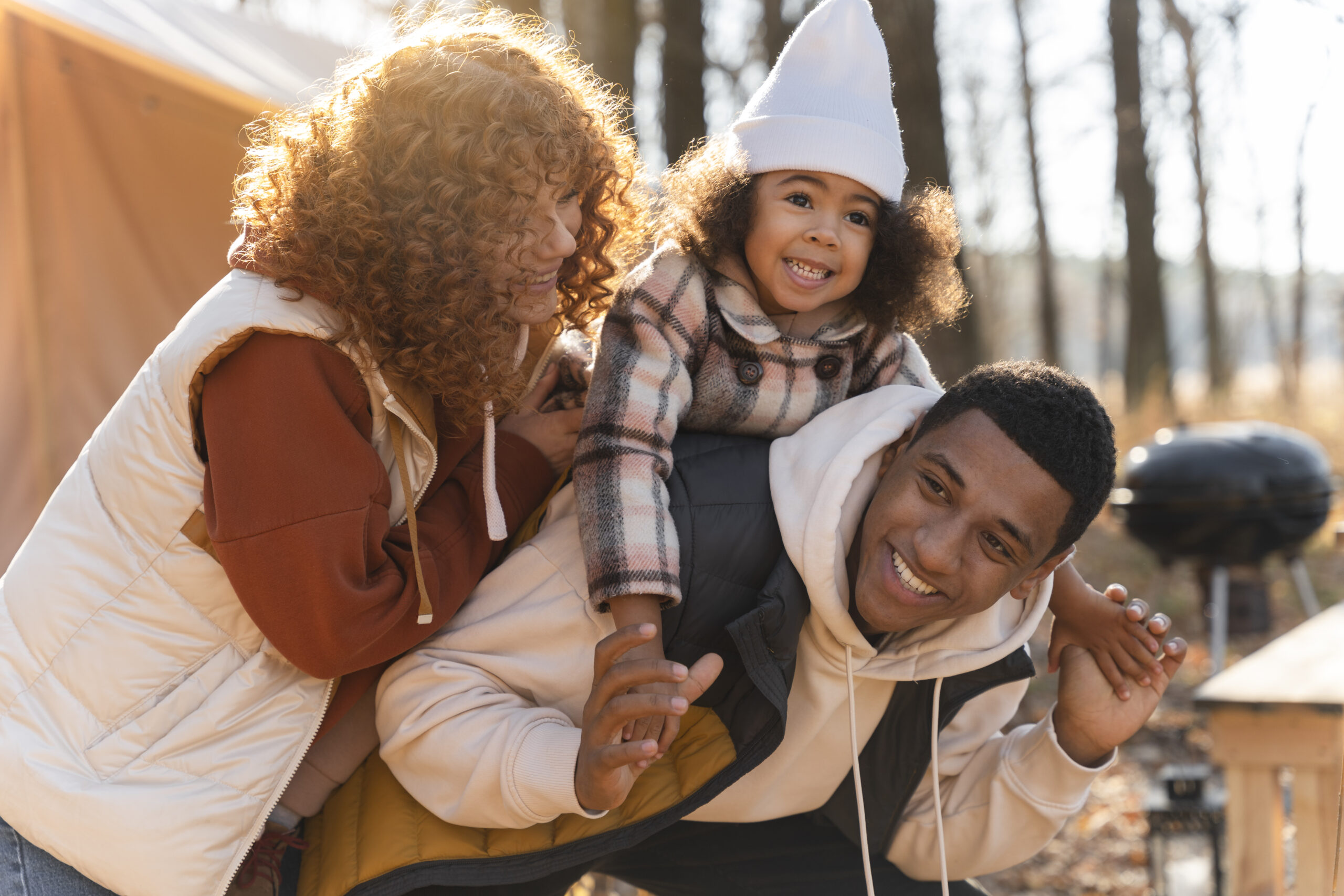 young-family-enjoying-trips (1)